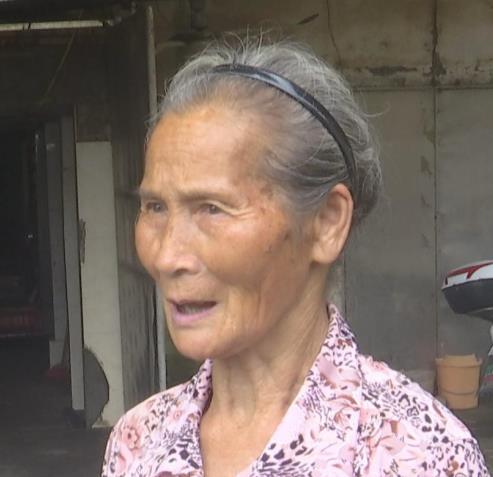 DƬ